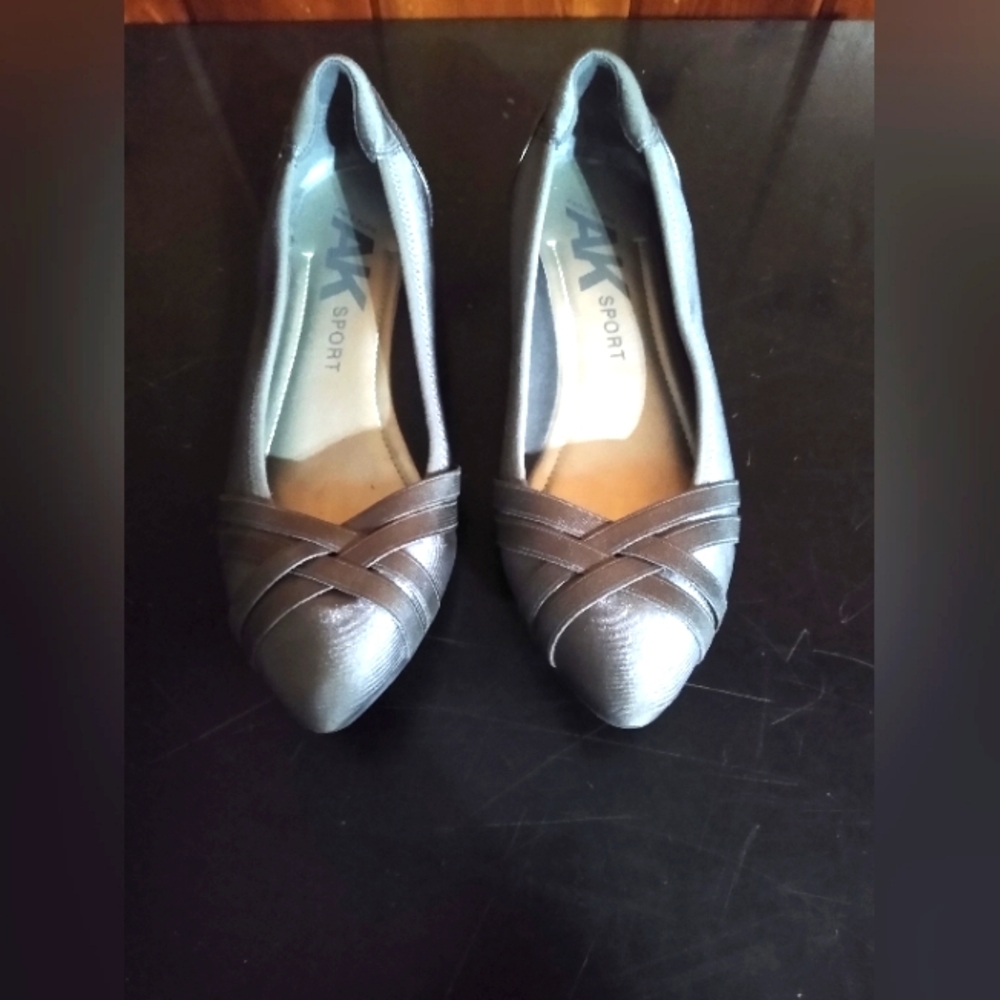 Anne Klein grey shoe